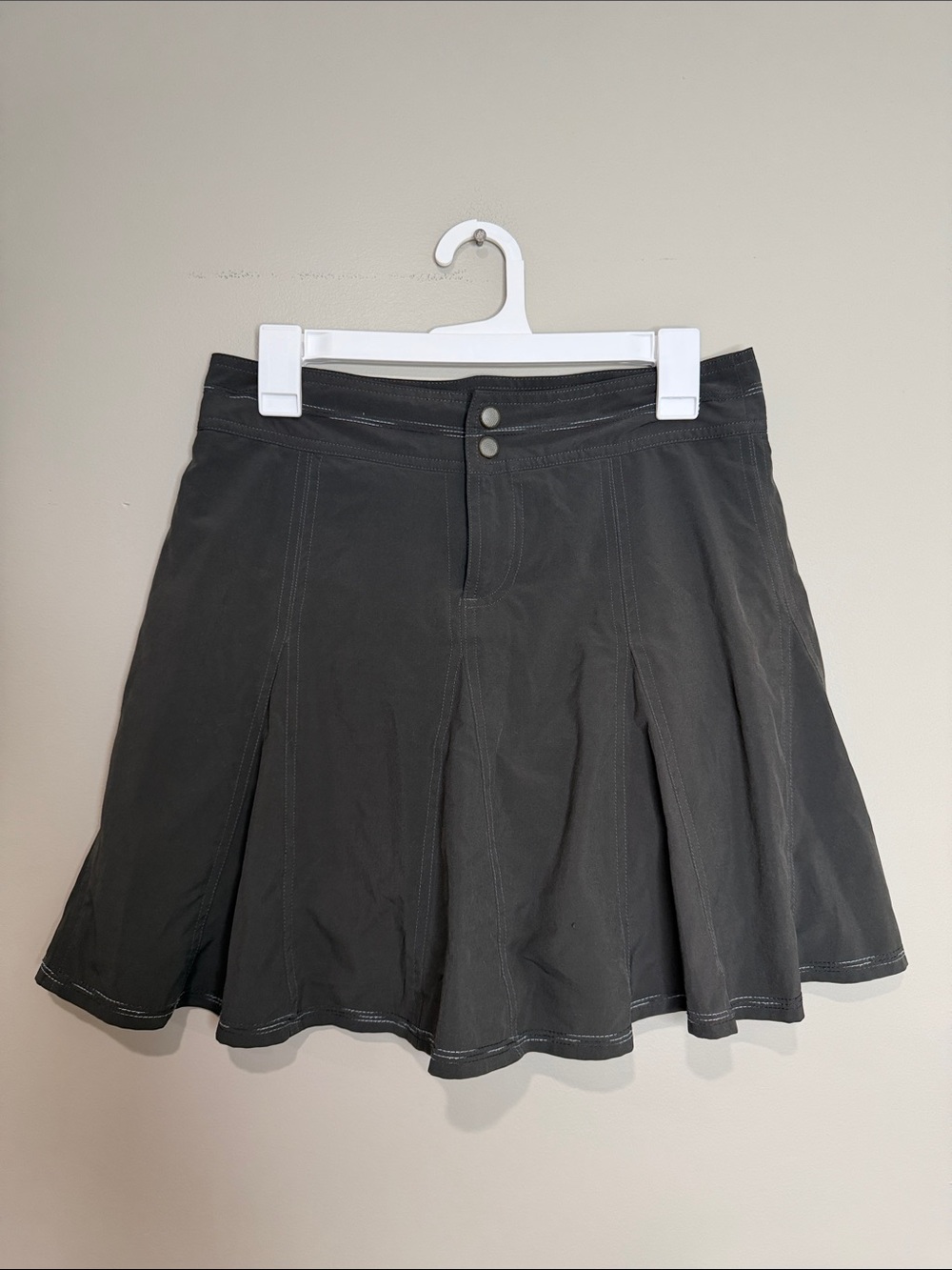 Title nine Women’s Black Flared skort with Contrast Stitching 2
